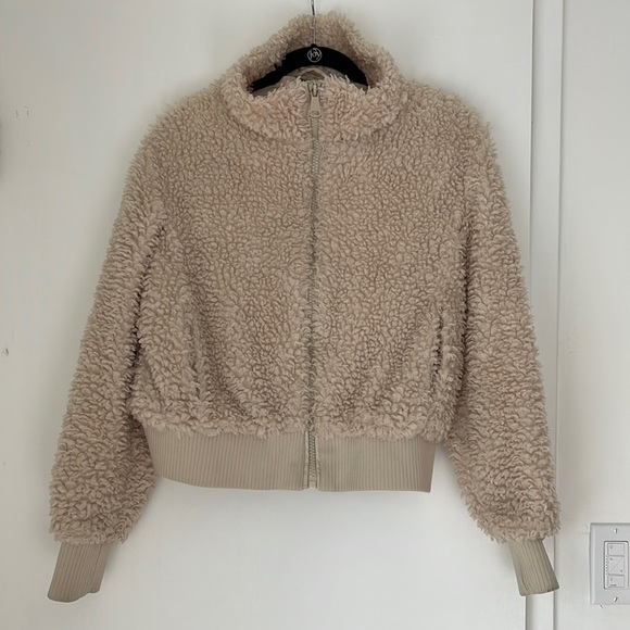 ♻️DONATED DEC. 2023♻️ 
Zara TRF faux shearling zip jacket size L - Picture 1 of 5